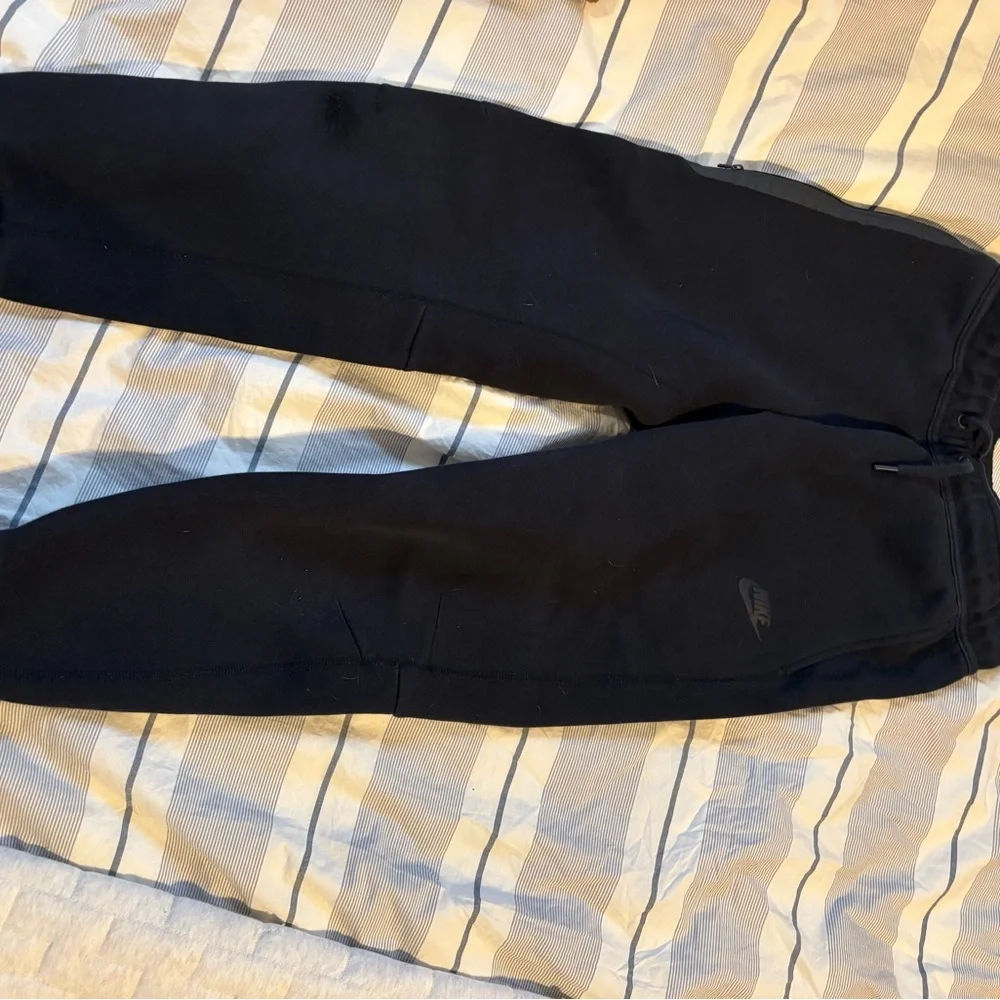 Nike Tech Kids Black Joggers - Picture 2 of 3